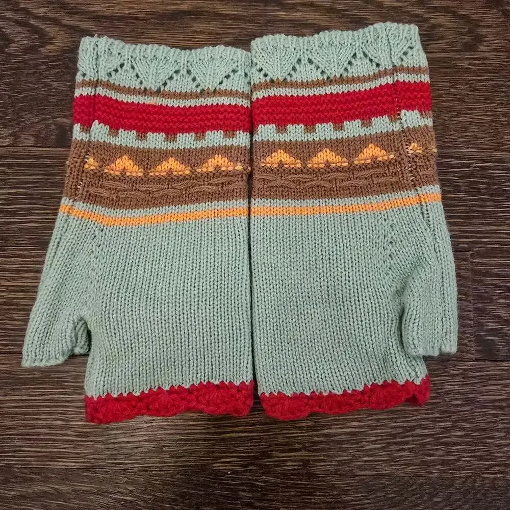 Sage 3D Floral  Embroidered Crochet Trim Knit Fingerless Gloves